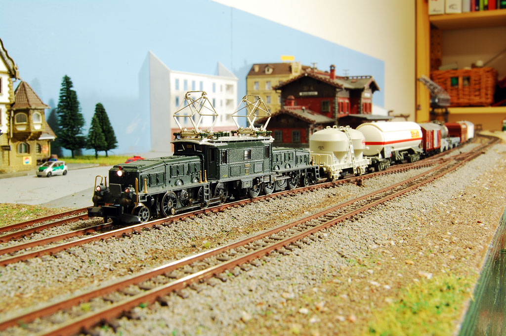 SBB CE 6/8 numa maqueta ferroviária em Escala N